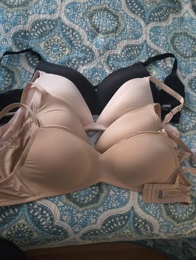 Aerie & Torrid Smooth Wireless bra Set - Black & Nude